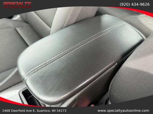 Used 2023 Chevrolet Malibu LT FWD image 30