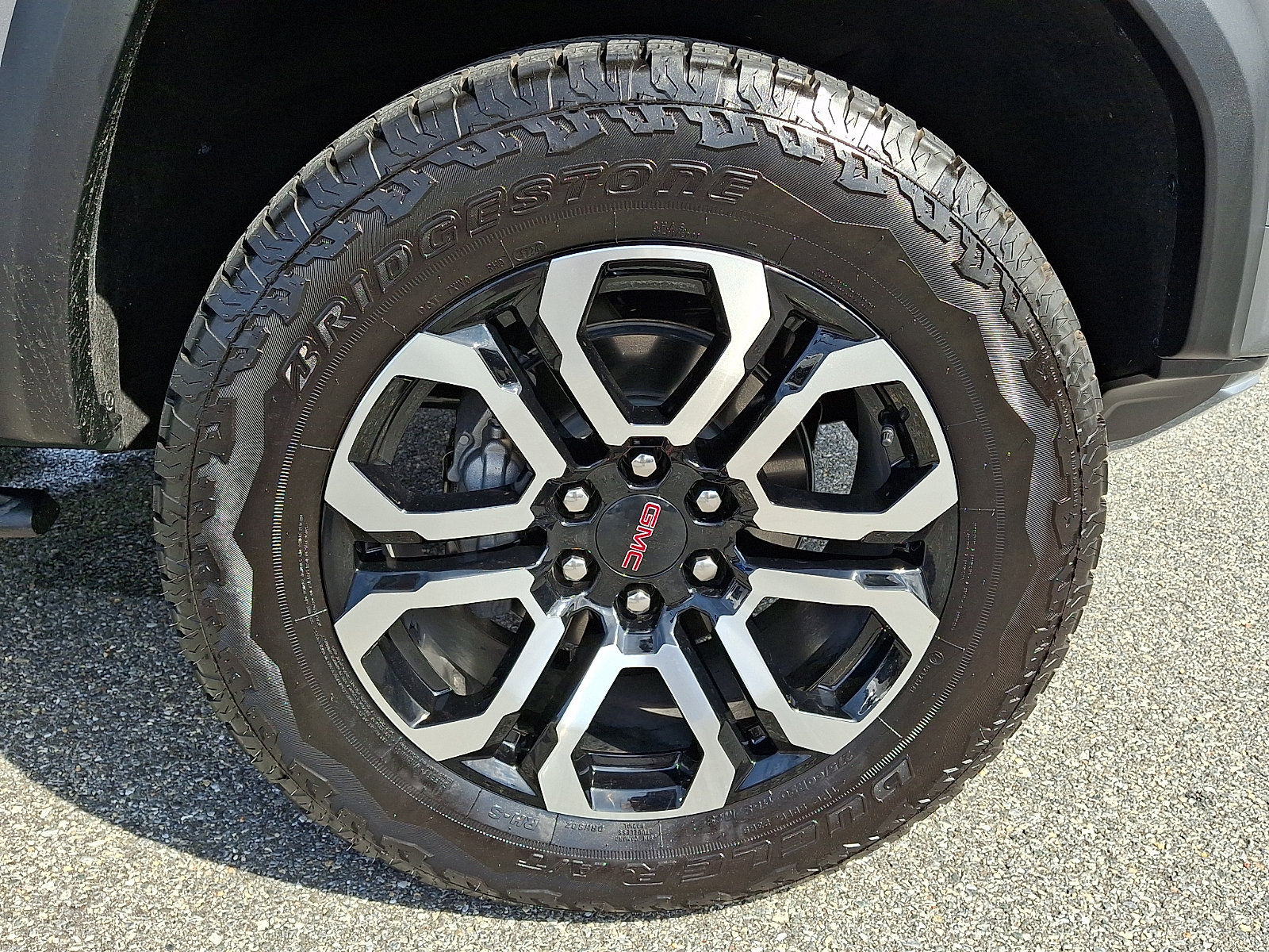 Certified 2025 GMC Canyon AT4 w/ Nightfall Edition AWD/4WD image 8