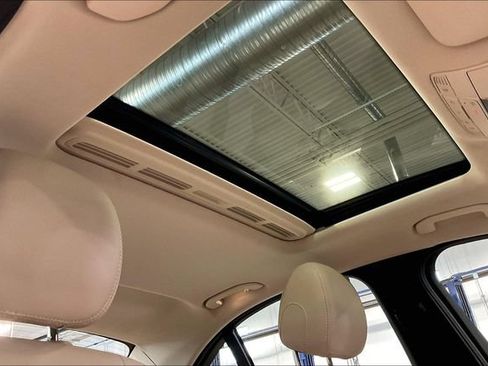 Used 2019 Mercedes-Benz C 300 4MATIC Sedan image 22