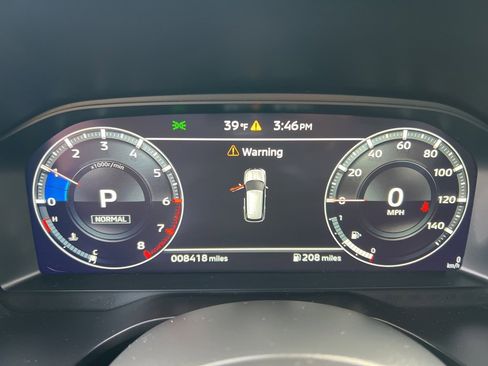 Used 2024 Mitsubishi Outlander SE image 16