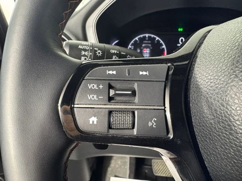 Used 2025 Honda Pilot TrailSport image 15