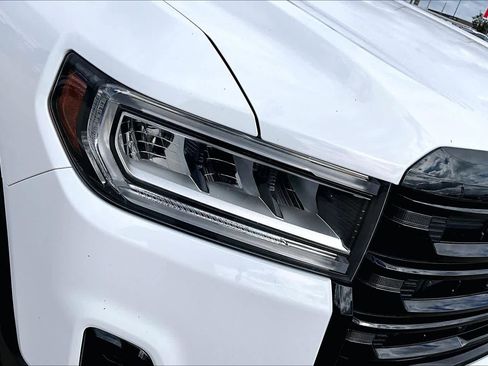 Used 2021 GMC Acadia SLE w/ Driver Convenience Package image 27