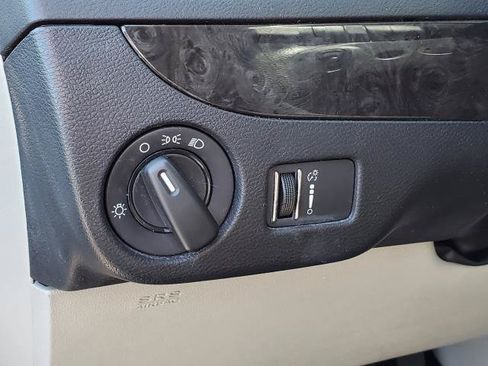 Used 2019 Dodge Grand Caravan SE w/ UConnect Hands-Free Group FWD image 7
