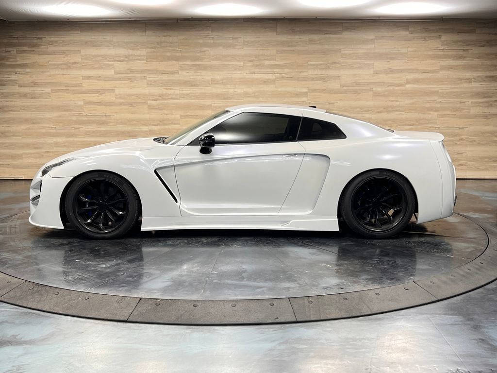 Used 2010 Nissan GT-R Premium AWD/4WD image 10