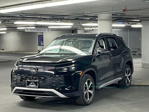 New 2026 Volkswagen Tiguan SE image 3