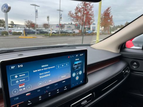 Used 2023 Lincoln Nautilus Reserve w/ Equipment Group 201A image 38