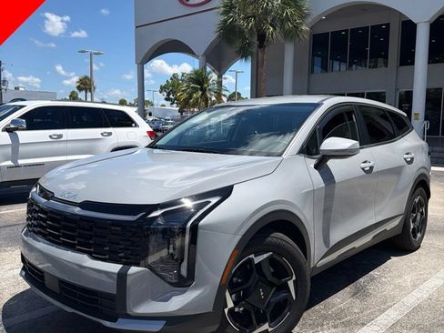 Certified 2026 Kia Sportage EX FWD image 2