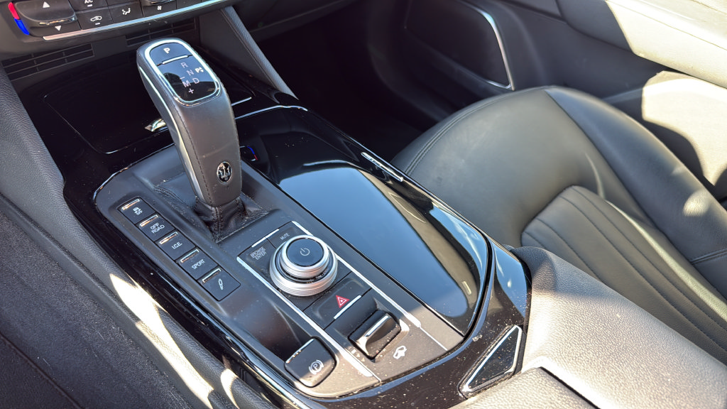 Certified 2023 Maserati Levante GT AWD/4WD image 44