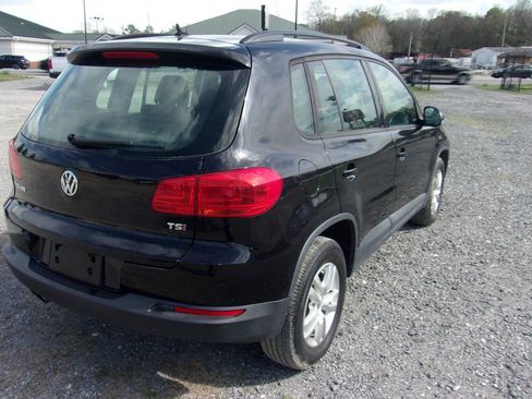 Used 2016 Volkswagen Tiguan S image 7