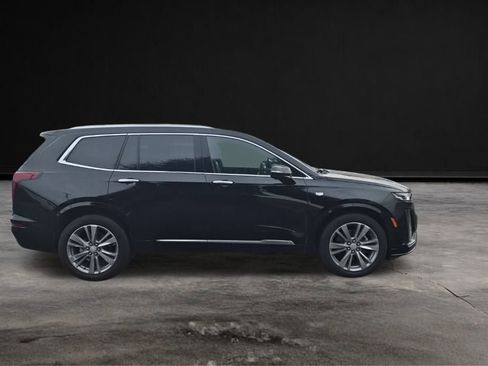 Certified 2025 Cadillac XT6 Premium Luxury image 4