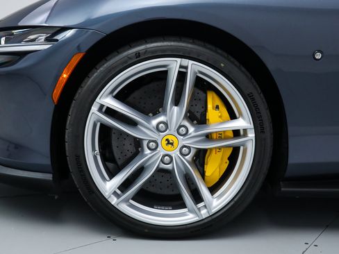 Certified 2025 Ferrari Roma Spider RWD image 42