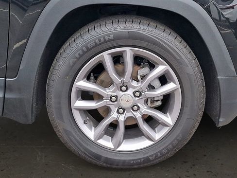 Used 2024 GMC Terrain SLT image 9