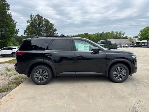 New 2026 Nissan Pathfinder SV FWD image 5