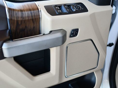 Used 2018 Ford F150 Lariat w/ Equipment Group 502A Luxury image 14