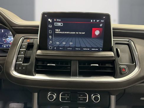 Used 2024 GMC Yukon SLT w/ SLT Premium Package AWD/4WD image 19