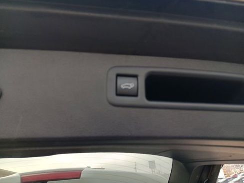 Used 2021 Toyota Highlander XLE image 34