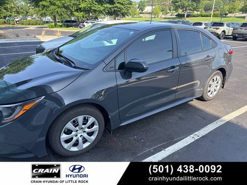 Used 2025 Toyota Corolla LE FWD image 1