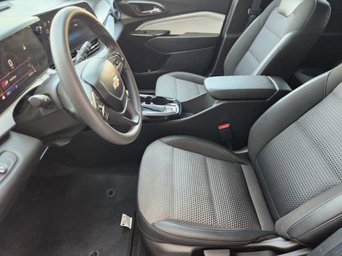 Used 2024 Chevrolet Trax LT image 11