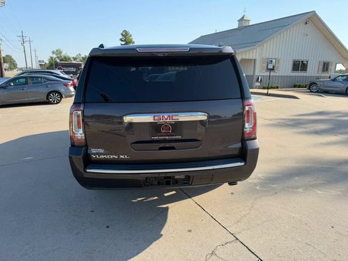 Used 2016 GMC Yukon XL Denali w/ Open Road Package AWD/4WD image 5