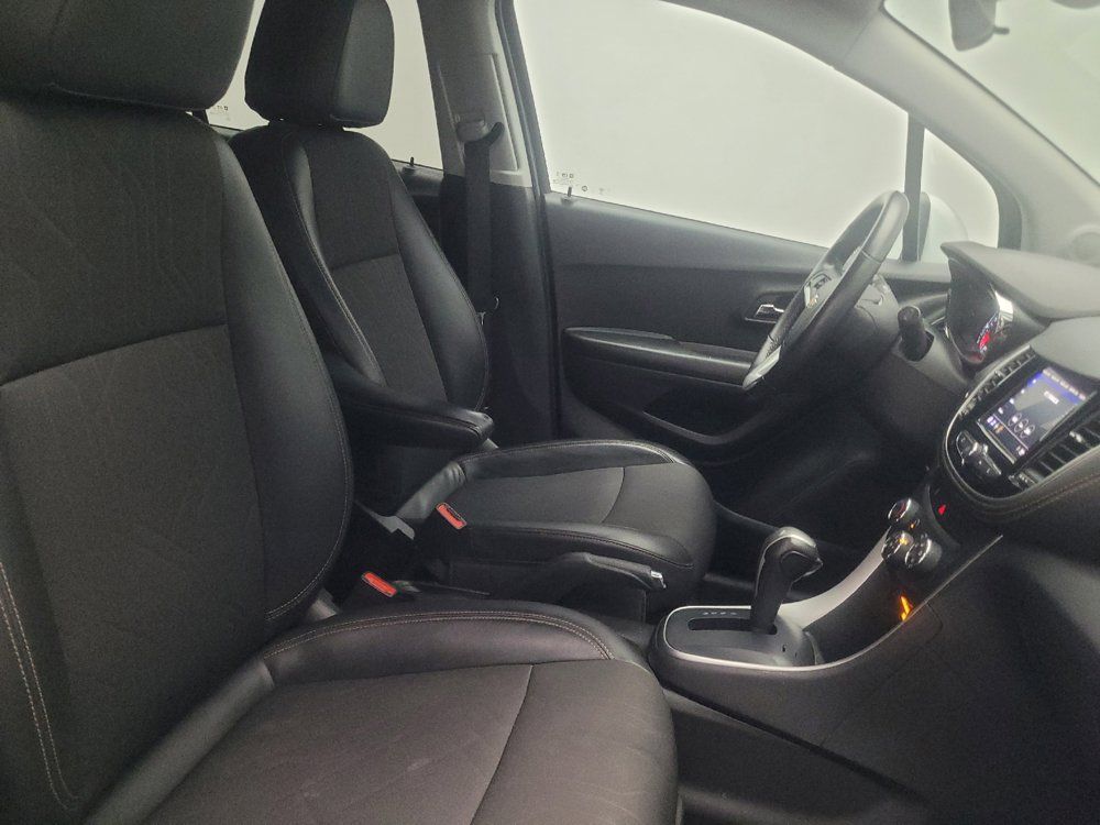 Used 2022 Chevrolet Trax LT w/ LT Convenience Package FWD image 21
