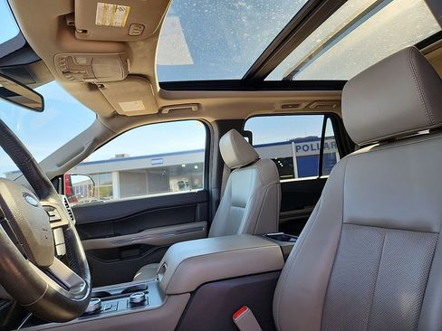 Used 2021 Ford Expedition XLT AWD/4WD image 12