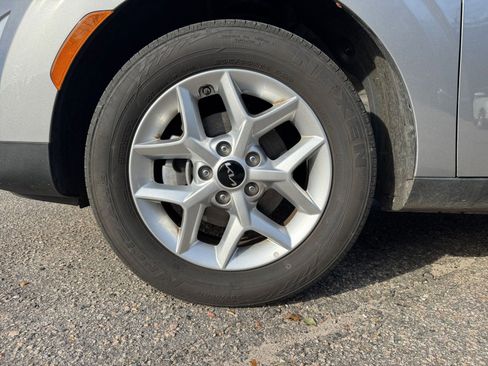 Used 2025 Kia Soul LX w/ LX Technology Package image 25