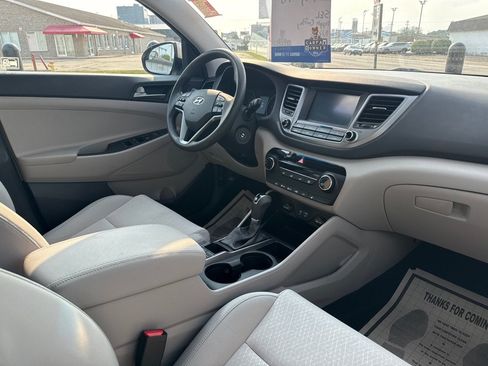 Used 2018 Hyundai Tucson SEL FWD image 16