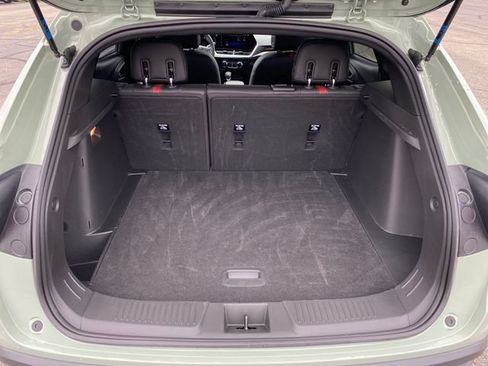 Certified 2024 Chevrolet Trax RS w/ Sunroof Package FWD image 21