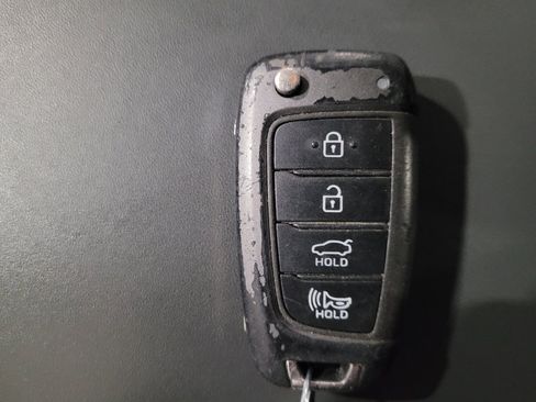 Used 2021 Hyundai Sonata SE w/ Preferred Accessory Package FWD image 32