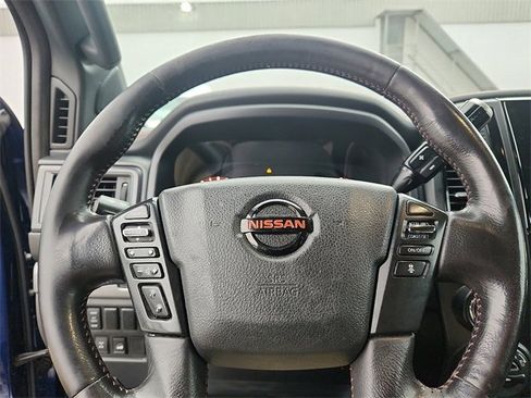 Used 2021 Nissan Titan PRO-4X w/ Pro-4x Convenience Package image 12