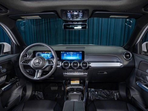 New 2026 Mercedes-Benz GLB 250 image 13