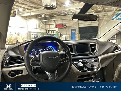 Used 2021 Chrysler Voyager L FWD image 15