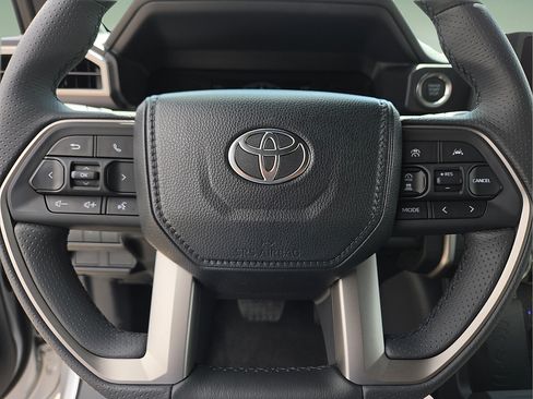 New 2026 Toyota 4Runner SR5 AWD/4WD image 25