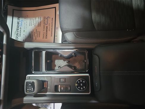 Used 2025 Nissan Pathfinder SV w/ SV Premium Package image 25