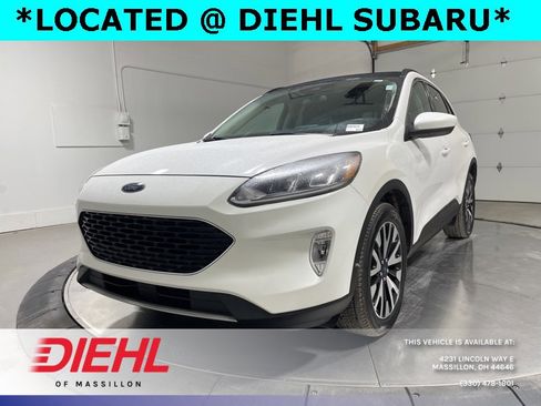 Used 2020 Ford Escape SEL image 3
