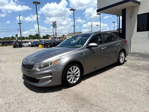 Used 2016 Kia Optima EX w/ Premium Package image 2