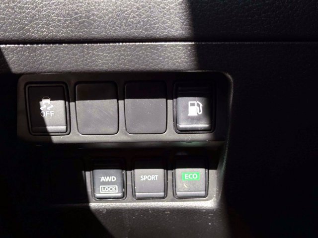 Used 2018 Nissan Rogue S AWD/4WD image 21