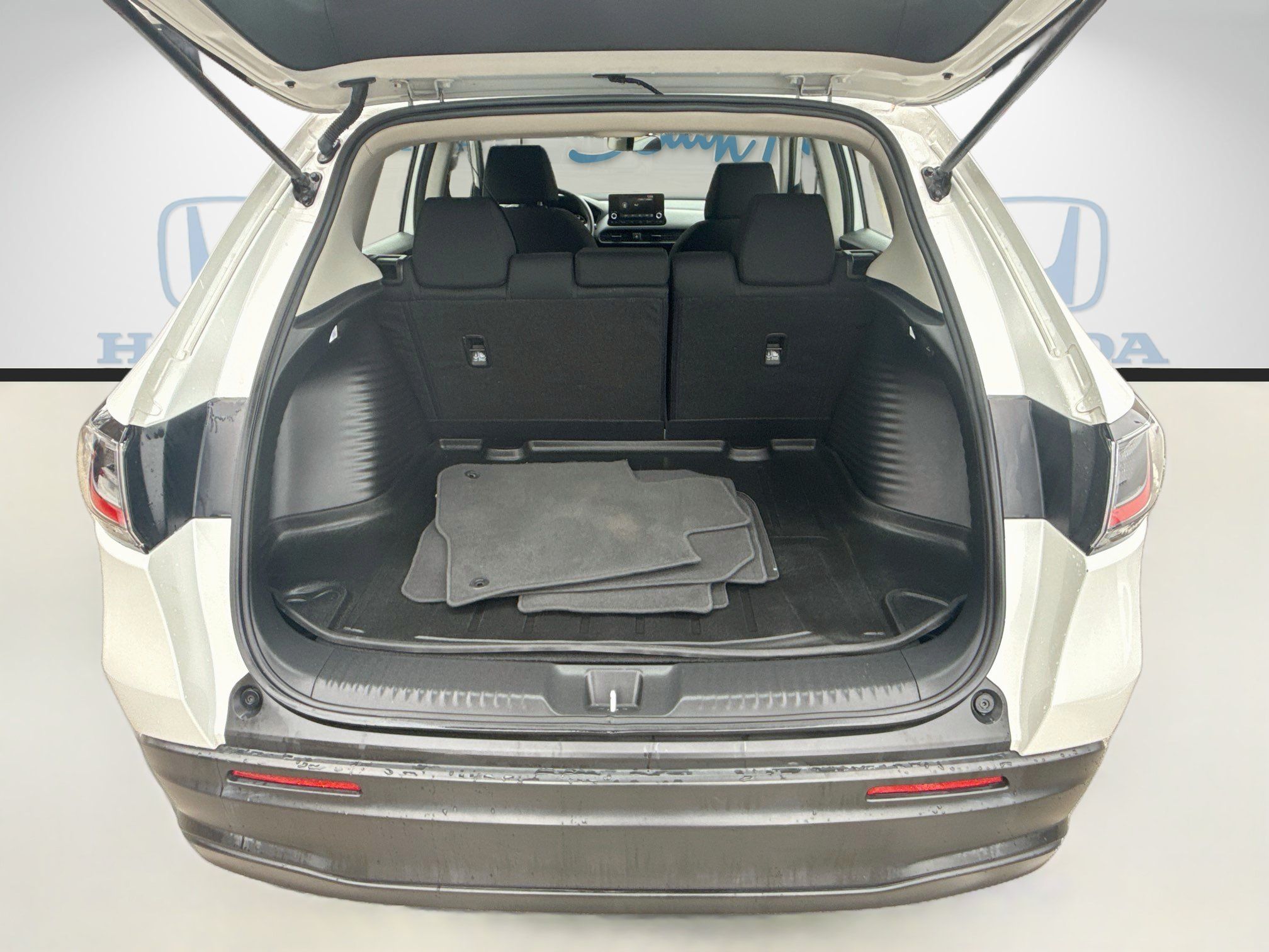 Used 2024 Honda HR-V LX image 24