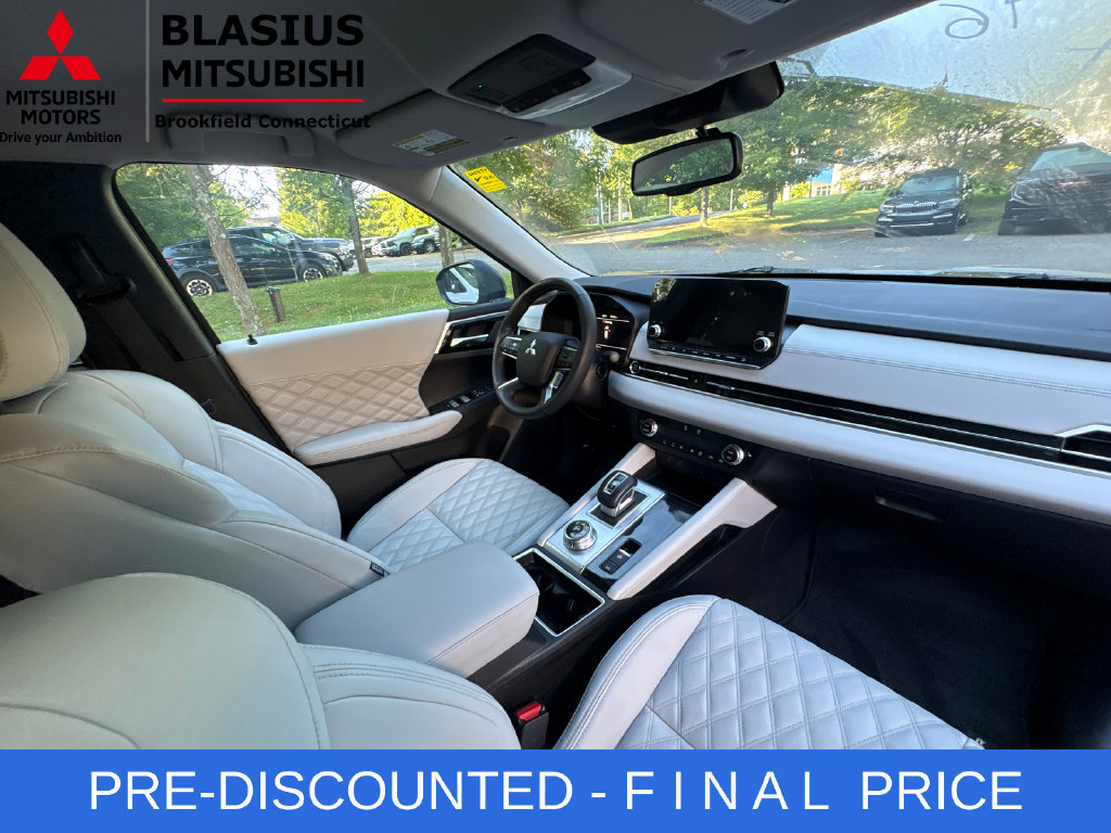 Used 2024 Mitsubishi Outlander SEL AWD/4WD image 38