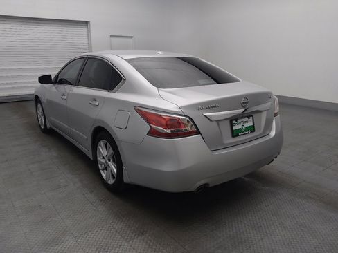 Used 2015 Nissan Altima 2.5 SV w/ Convenience Package FWD image 5