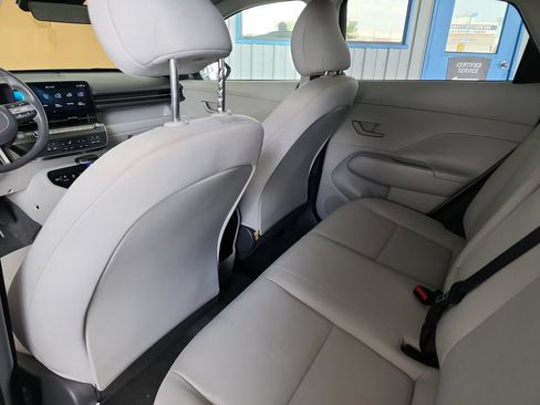 Used 2025 Hyundai Kona SEL FWD image 38