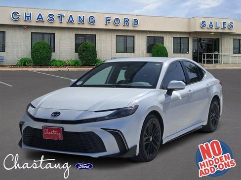 Used 2026 Toyota Camry SE w/ Convenience Package FWD image 1