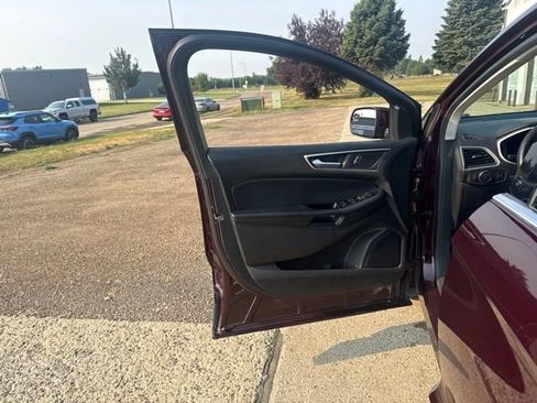 Used 2018 Ford Edge SEL w/ Equipment Group 201A AWD/4WD image 19