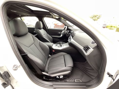 Certified 2022 BMW 330i Sedan w/ Premium Package 2 image 21