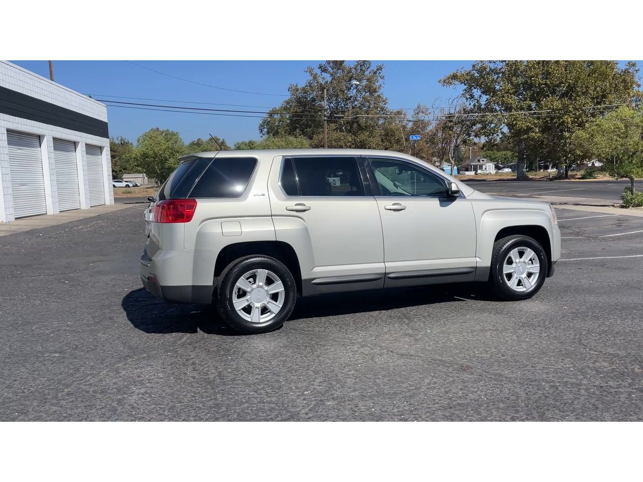 Used 2013 GMC Terrain SLE FWD image 3