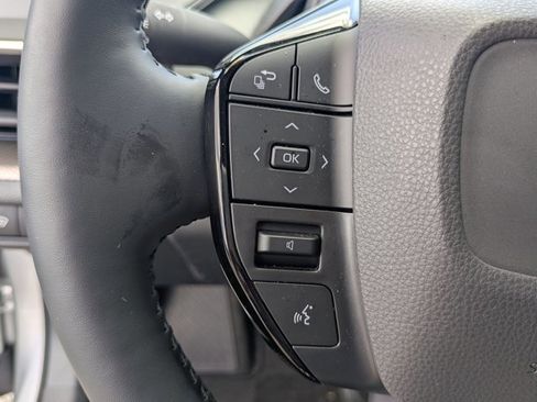 Used 2026 Toyota Prius XLE FWD image 13