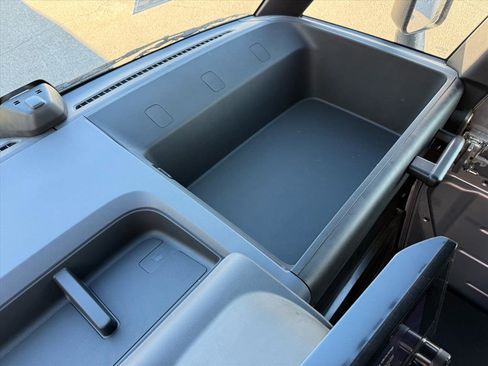 New 2025 Chevrolet Brightdrop 400 w/ Power Door Package image 25