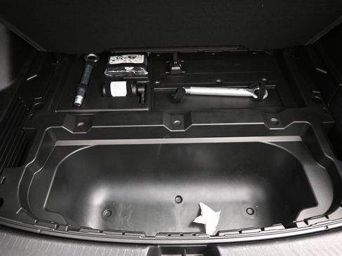 Used 2025 Chevrolet Equinox EV LT w/ Convenience Package image 34