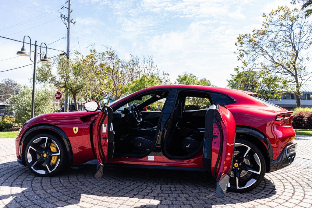 Used 2023 Ferrari Purosangue AWD/4WD image 28