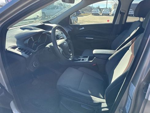 Used 2017 Ford Escape SE image 12